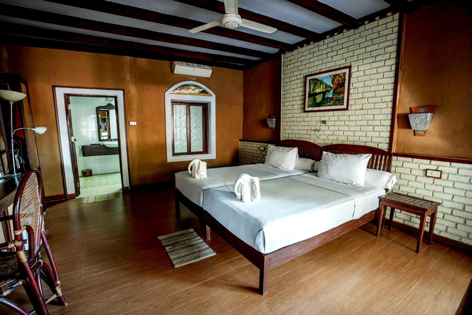 Sala Done Khone Hotel Ban Khon Exterior photo