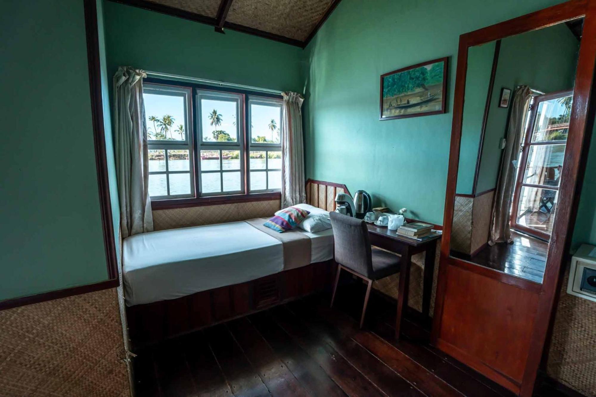 Sala Done Khone Hotel Ban Khon Exterior photo